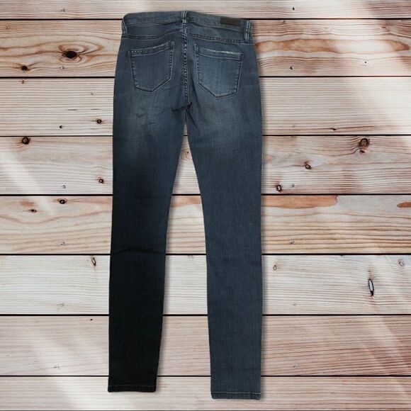 Size 26 Blank NYC Skinny Classique Jean - Picture 2 of 3